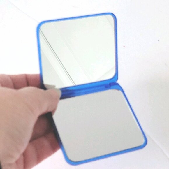 Frankenmuth Credit Union Portable Double Mirror Folding 2 3/4" x 2 5/8" - Picture 2 of 4